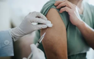 Continúa la vacunación antigripal en PAMI