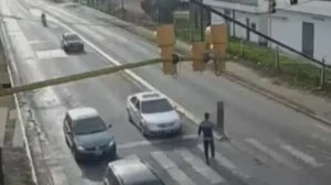 nene de 11 años apuñalado en un semáforo
