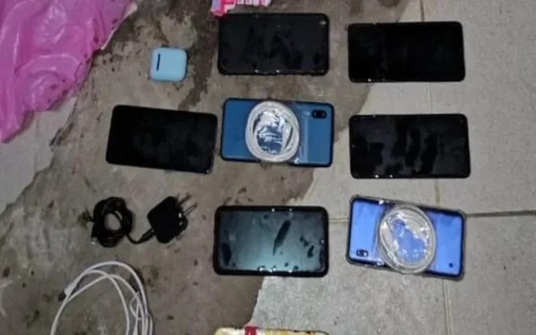 Coronda: Condenaron a un agente penitenciario que quiso meter 17 celulares en la cárcel