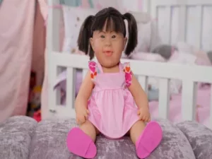 Creó una muñeca inspirada en su hija con síndrome de Down
