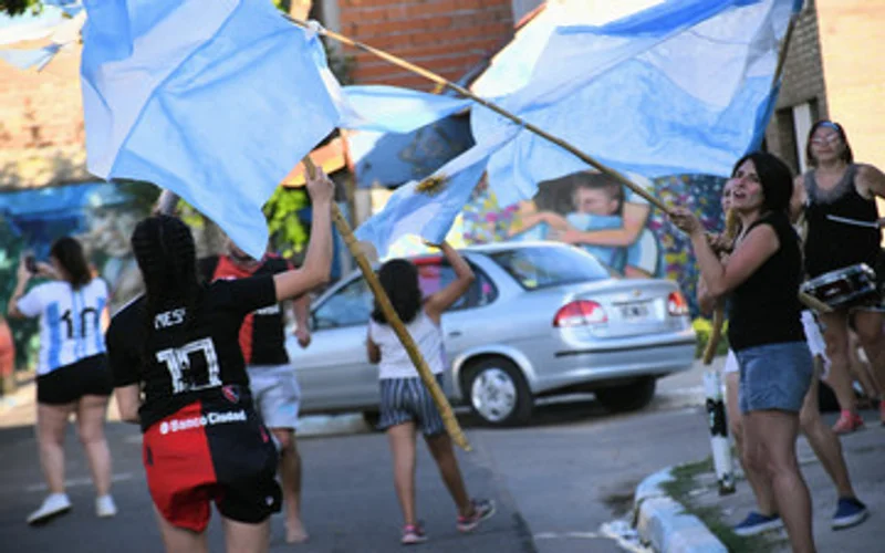 Cumpleaños de Messi: homenaje barrial en La Bajada