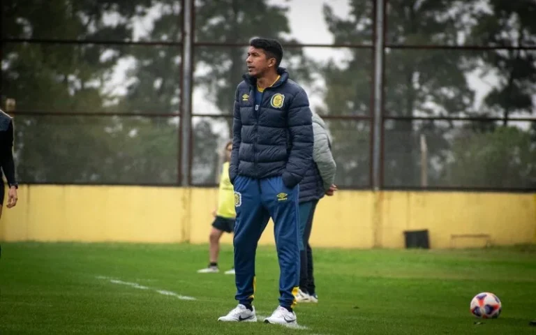 Centra: Damián Ledesma dejó de ser el entrenador del femenino