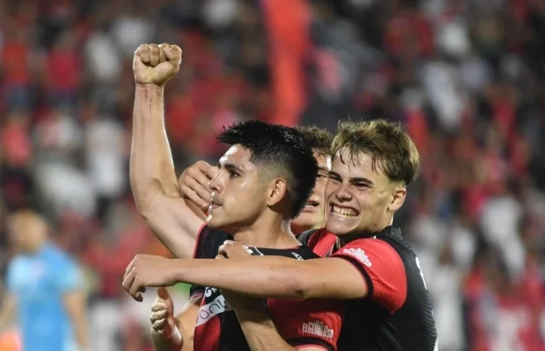 De pelota parada, Newell's volvió al gol
