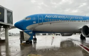 Demoras y cancelaciones en Aeroparque y Ezeiza