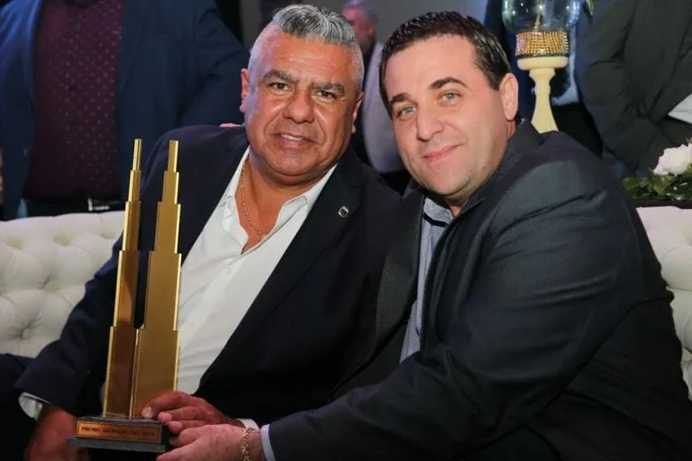 Denuncian al Chiqui Tapia y a Toviggino por el desvío de 300 millones con empresas offshore.