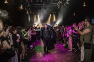 Desfile de diseño rosarino en el Pasaje Juramento