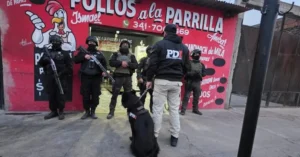 Detienen a 12 integrantes de la banda del Tanque por usurpar viviendas