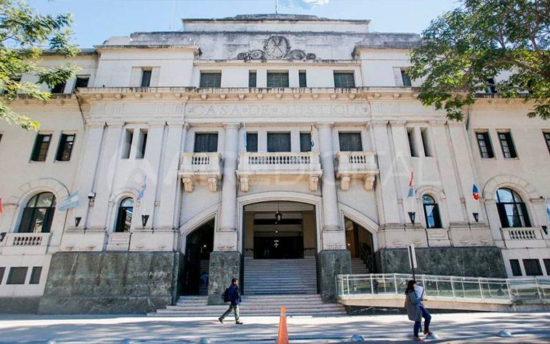 Detienen a un chofer de Didi por retener a una adolescente durante un viaje.