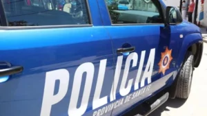 Patrullero en operativo policial en barrio Echesortu