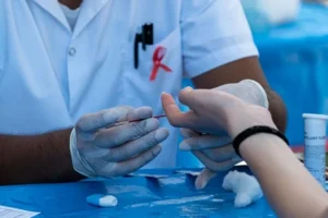 TAREAS DE CONCIENTIZACIÓN POR EL DÍA DEL VIH