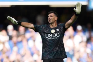 Dibu Martínez, nominado al Balón de Oro 2026