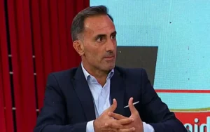 Diego Latorre cuestionó a la FIFA por el premio a Trump
