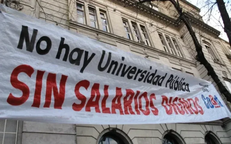 Docentes de la UNR lanzaron un paro de cuatro días para agosto