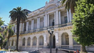 Docentes de la UNR llevan a cabo un paro de 48 horas