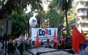 Docentes de la UNR reclaman aumento salarial del 34%