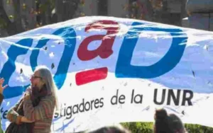 Docentes de la UNR vuelven al paro por 48 horas