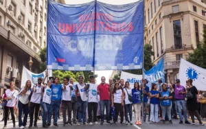 Docentes universitarios confirmaron paro y convocaron a marcha federal