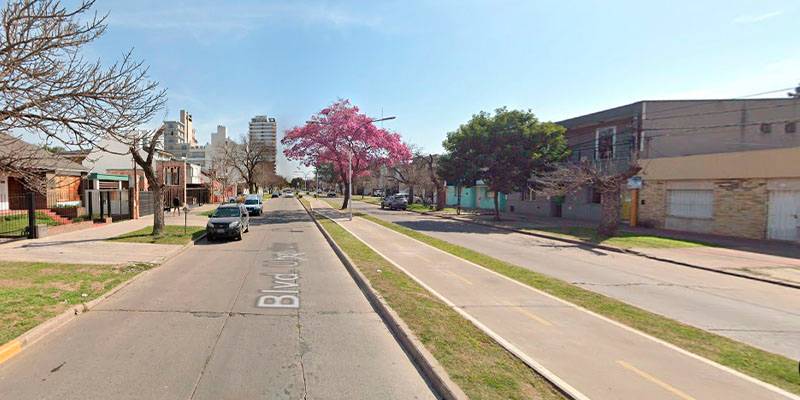 Dos hombres en moto dispararon contra la sede de la UOCRA en San Lorenzo.