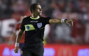 Echenique dirigirá el clásico: sus números con Newell's y Central