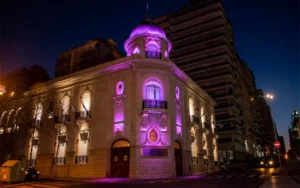 Edificios públicos se iluminarán de rosa y celeste