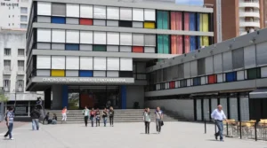 Talleres y cursos en el centro cultural fontanarrosa