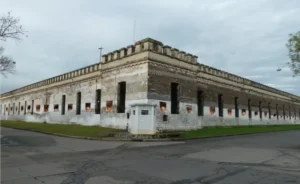El Concejo aprobó la construcción de torres y estaciones policiales en el predio de la ex cárcel La Redonda