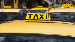 El Concejo regulará las aplicaciones de taxis de la ciudad