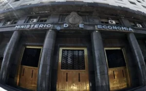 El Gobierno Nacional prometió habilitar obra pública financiada con deuda