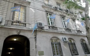 Con sospechas por filtración de información, el Gobierno echó a 60 trabajadores de la Procuración del Tesoro