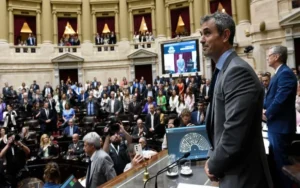El Gobierno busca conseguir la media sanción de la ley bases