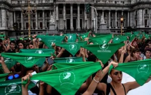 El Gobierno buscará derogar la ley de aborto legal en 2025