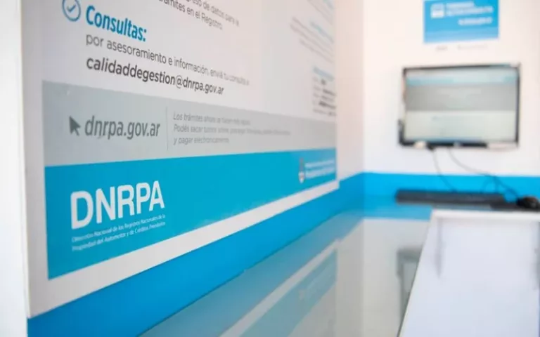 El presidente había expresado en más de una ocasión que pretendía cerrarlos, por lo costoso y engorroso que son los trámites