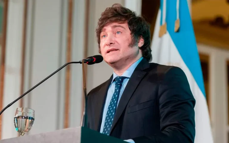 Encuesta: la imagen de Milei se estanca y sube el rechazo