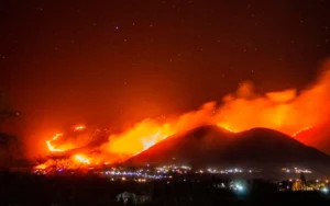 El Gobierno envía asistencia para combatir los incendios en Tucumán, La Rioja y Corrientes