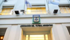 El Gobierno intimó a la AFA y a la Liga Profesional