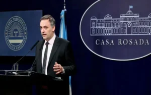 El Gobierno negó un aumento en el bono a jubilados