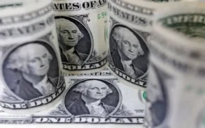 El Gobierno niega devaluación tras dichos por dólar a 1800