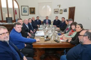 aumento estatales Santa Fe