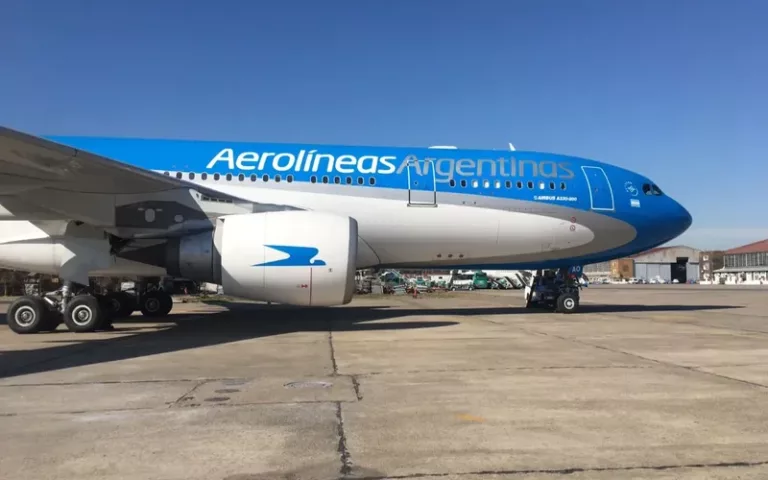 El Gobierno redujo la estructura gerencial de Aerolíneas Argentinas