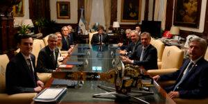 El Gobierno solo pedirá ayuda a Estados Unidos si faltan dólares.