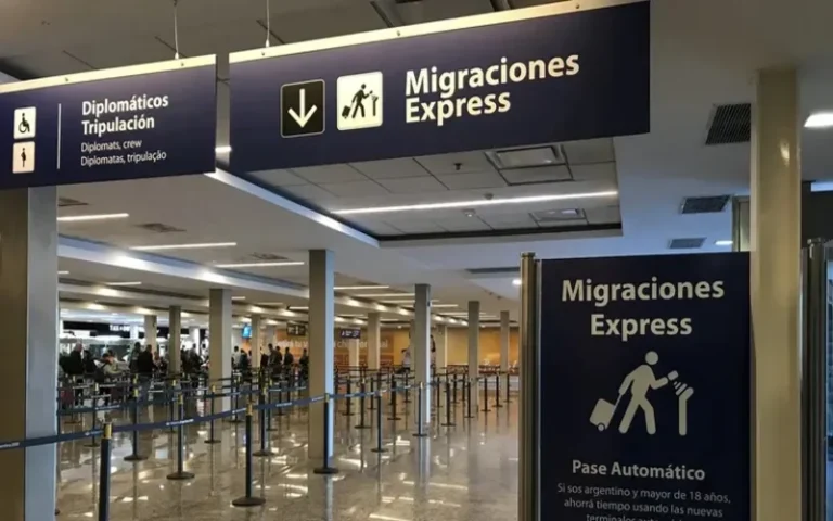 No se considerará como refugiados a quienes hayan cometido delitos internacionales