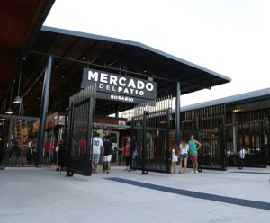 Pese a la caída del consumo, el Mercado del Patio tuvo ocupación plena