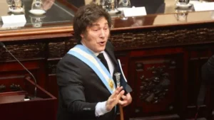 el PBI cayó 3,4% en los primeros seis meses de gobierno de Milei
