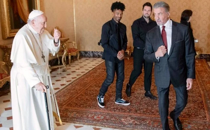 El Sumo Pontífice se reunió esta mañana con la famosa estrella de Hollywood y compartieron un simpático momento en el Vaticano. 