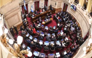 El Senado acordó un nuevo aumento y los legisladores pasarán a cobrar $9 millones
