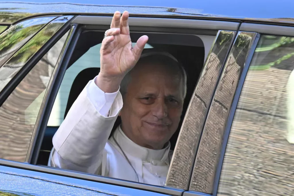 El Vaticano confirmó que a León XIV le extirparon un tumor