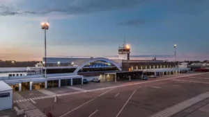 Advierten que el aeropuerto de Rosario no recibe partidas nacionales