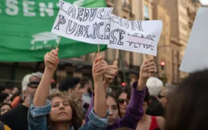 El arancelamiento universitario podría abarcar a casi 80.000 estudiantes