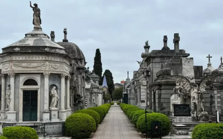 El cementerio El Salvador se suma al festival Open House Rosario