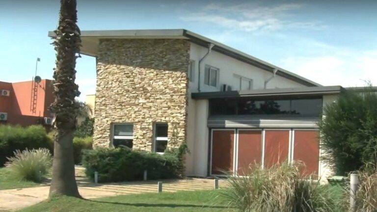 subastan chalet narco Santa Fe